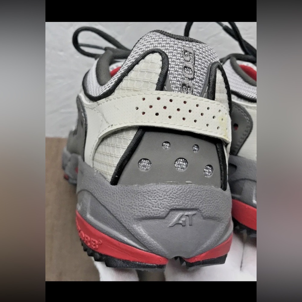 Excellent Made in USA New Balance 608 Men's 10D Sneakers All Terrain Gray Mesh - Picture 6 of 16